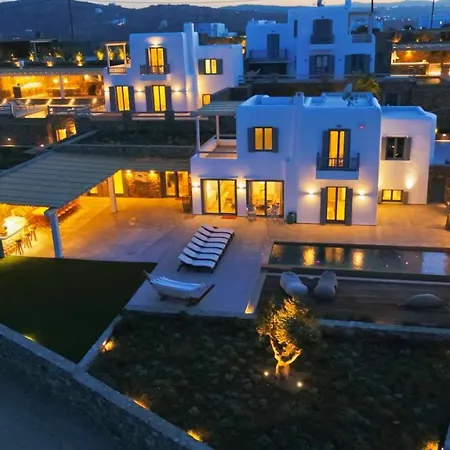 Iakinthos At Mykonian Kazarte Luxury Villa *