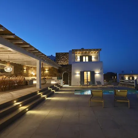 Iakinthos At Mykonian Kazarte Luxury Villa