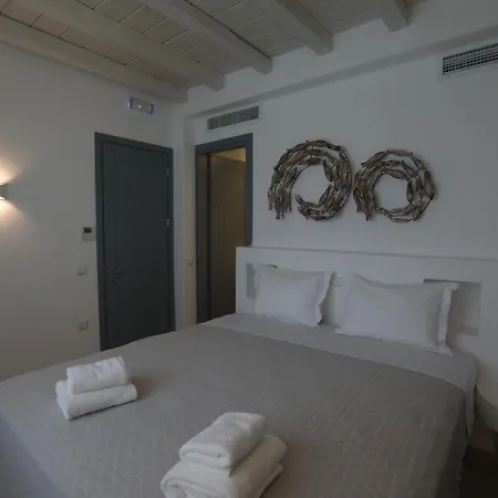 Iakinthos At Mykonian Kazarte Luxury